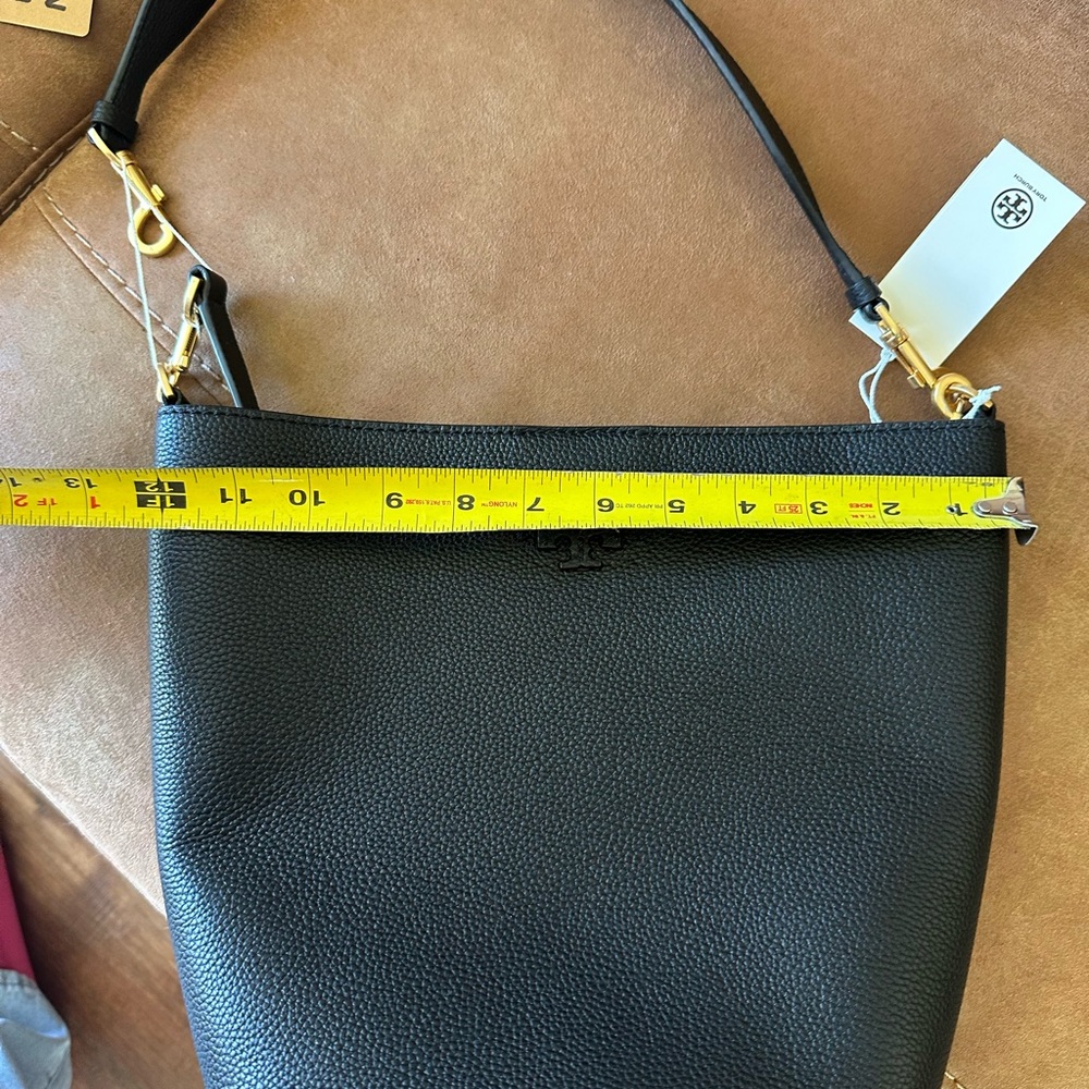 Tory Burch McGraw Bucket Bag - Picture 13 of 14